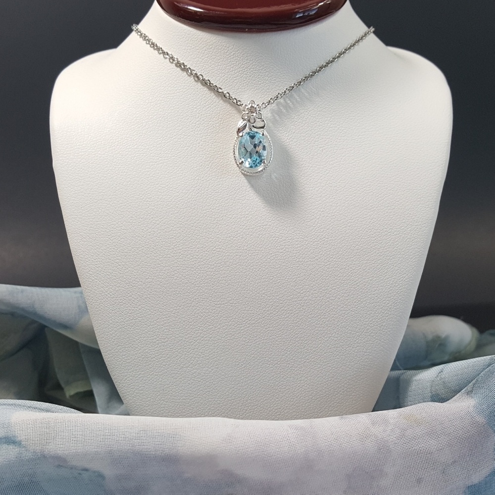 Sky Blue Topaz Pendant - Picture 2 of 6